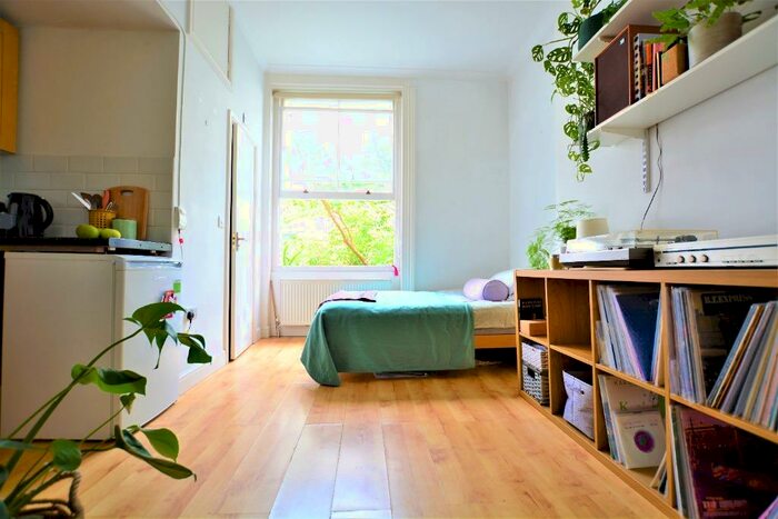 Studio To Rent In Powis Road, City Centre, Brighton, BN1