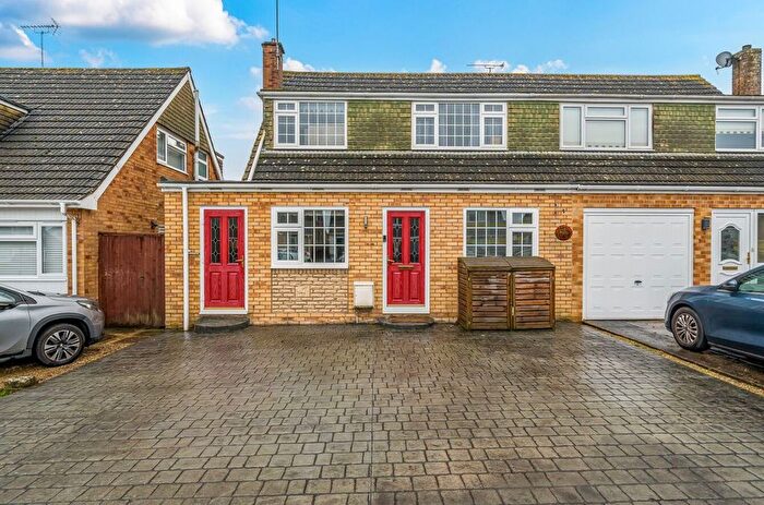 4 Bedroom Semi-Detached House For Sale In Stirling Close, Wroughton, Swindon, SN4