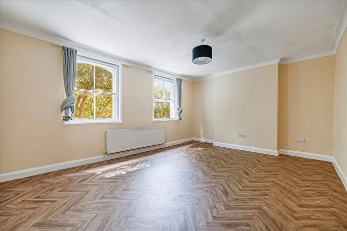 2 Bedroom Flat To Rent In King Street, Hammersmith, London, W6