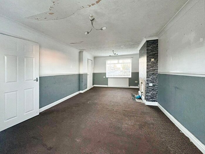 2 Bedroom Semi-Detached House For Sale In Sycamore Road, Carlton-In-Lindrick, Worksop, S81