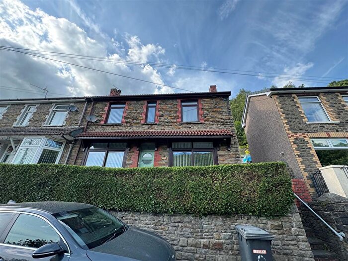 3 Bedroom Semi-Detached House For Sale In Gladstone Road, Crumlin, Newport, NP11