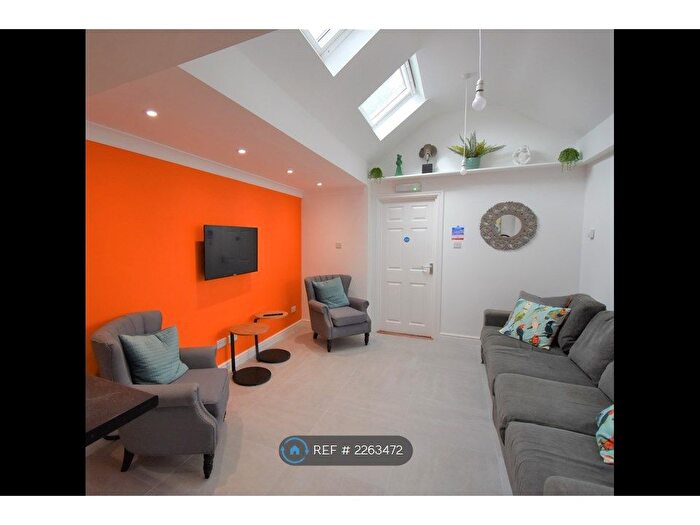 8 Bedroom Semi-Detached House To Rent In Granby Gardens, Reading, RG1