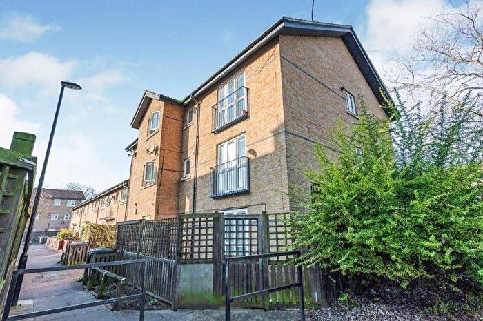 2 Bedroom Property To Rent In Liardet Street, London, SE14