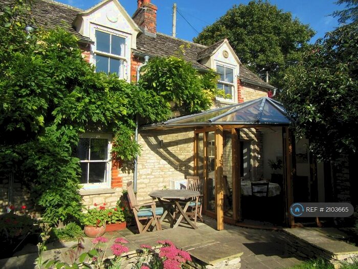 2 Bedroom Semi-Detached House To Rent In Laughton Hill, Witney, OX29