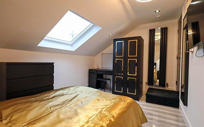5 Bedroom House To Rent In Sherlock Street, Manchester, M14