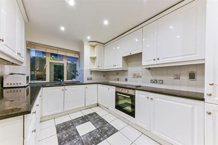3 Bedroom Flat To Rent In Viceroy Court, Prince Albert Road, NW8