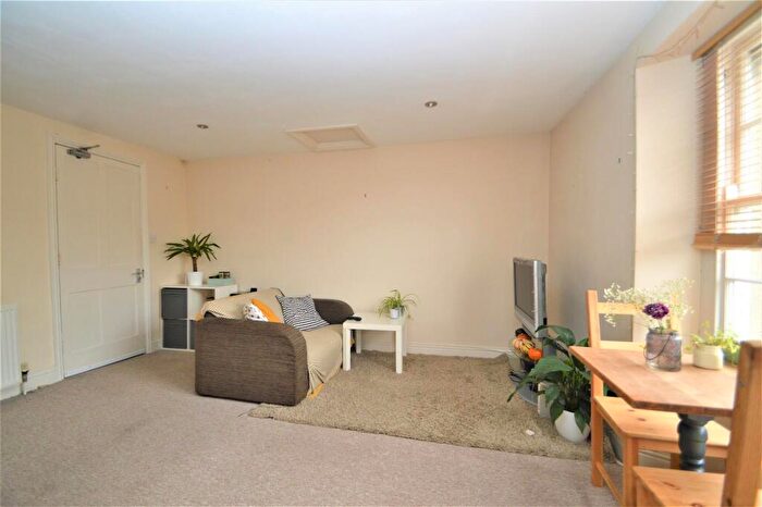 1 Bedroom Flat To Rent In Clevedon Terrace, Cotham, Bristol, BS6
