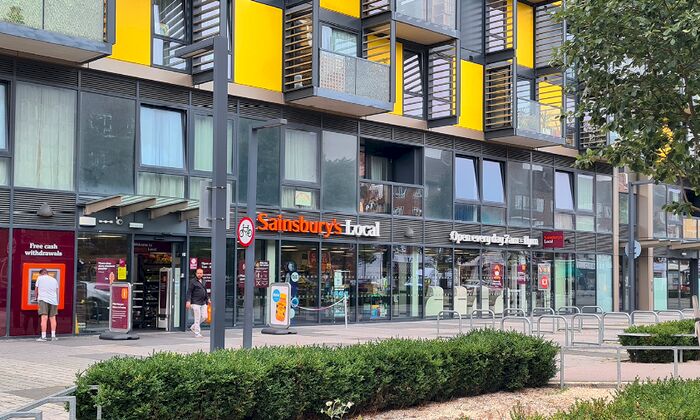 1 Bedroom Flat To Rent In Bloemfontein Road, London, W12