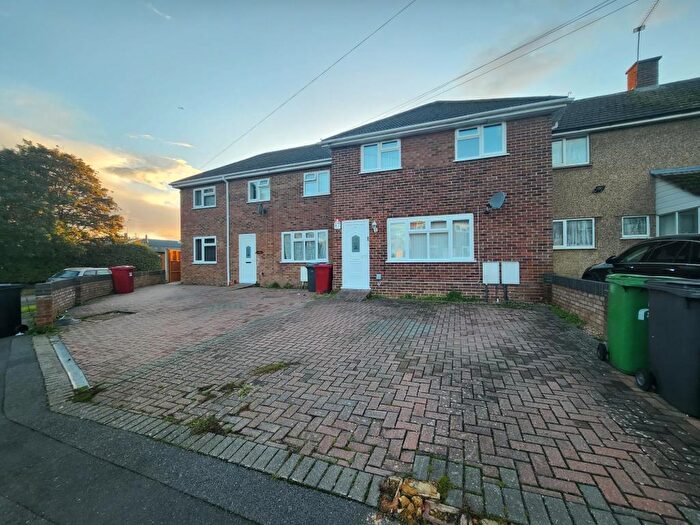 3 Bedroom Terraced House To Rent In Slough, Berkshire, SL2