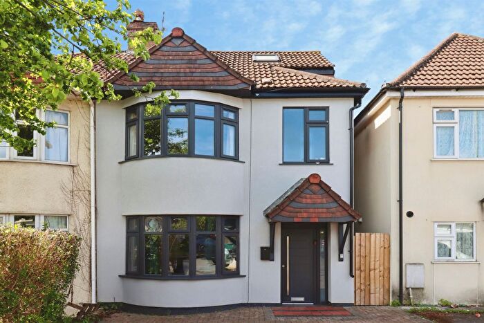 3 Bedroom Semi-Detached House For Sale In Hill Street, Kingswood, Bristol, BS15