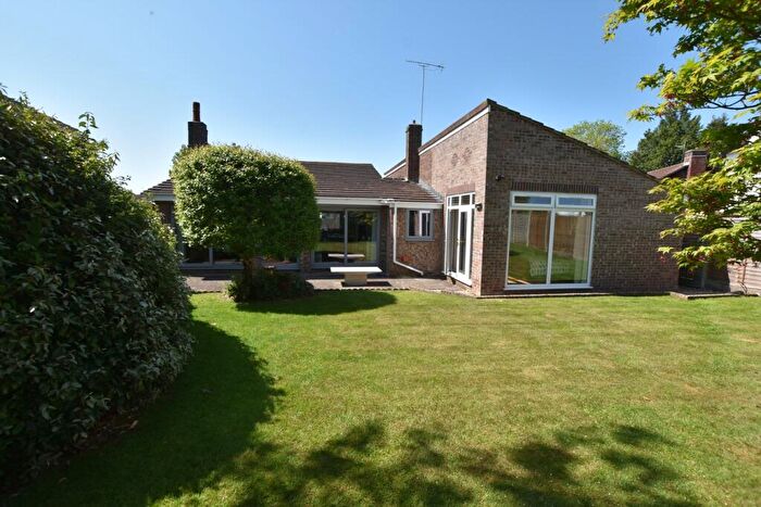 4 Bedroom Detached Bungalow For Sale In Kingston Way, Nailsea, Bristol, BS48