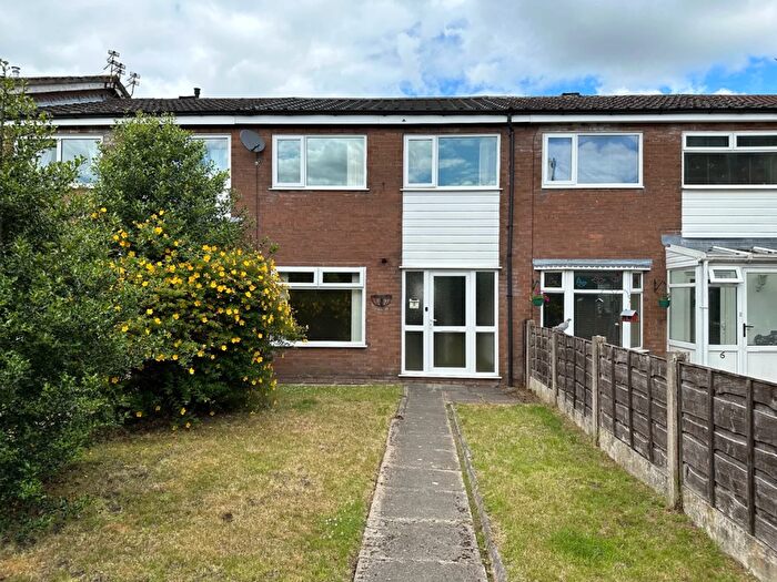 3 Bedroom Terraced House For Sale In Peveril Walk, Macclesfield, SK11