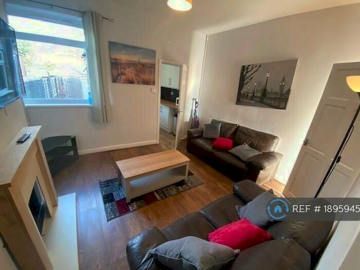 4 Bedroom Terraced House To Rent In Boughey Road, Stoke-On-Trent, ST4