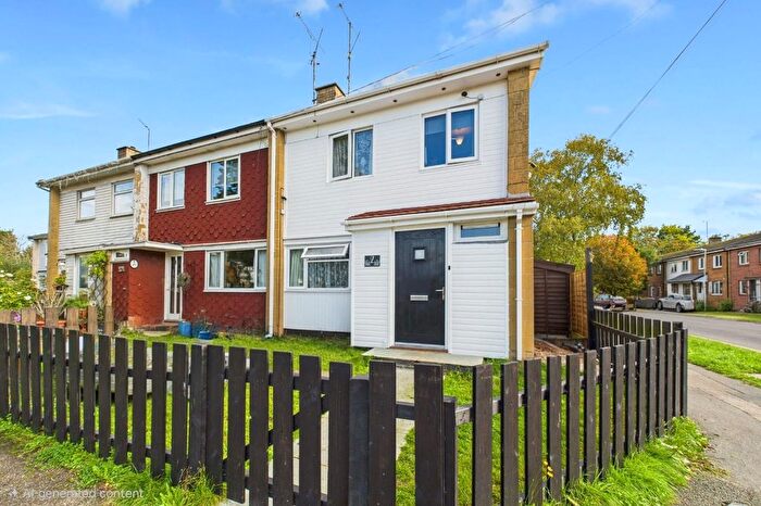 3 Bedroom End Of Terrace House For Sale In Meadow Way, Theale, Reading, RG7
