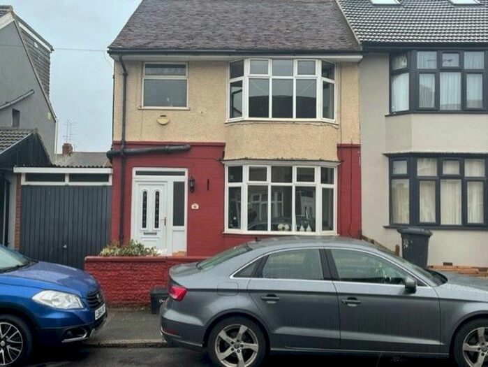 3 Bedroom Terraced House To Rent In St. Lawrence Avenue, Luton, LU3