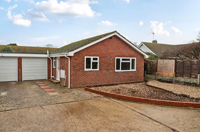 2 Bedroom Detached Bungalow For Sale In Brampton Close, Selsey, PO20