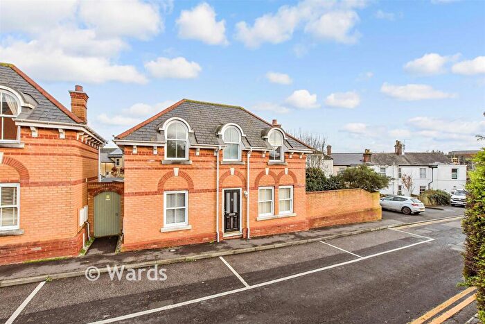 3 Bedroom Detached House For Sale In Station Drive, Deal, Kent, CT14