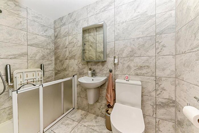 3 Bedroom Detached Bungalow For Sale In Aveland Road, Ketton, Stamford, PE9 - Photo 12