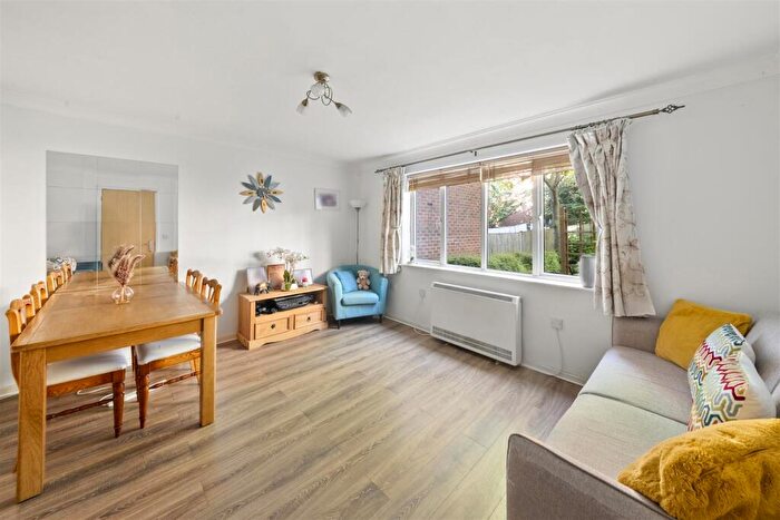 1 Bedroom Apartment For Sale In Carmichael Close, Ruislip, HA4