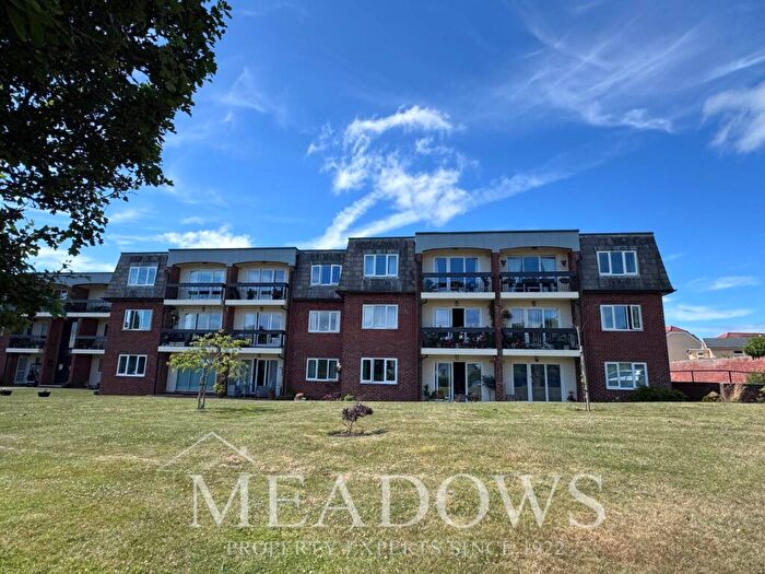 2 Bedroom Flat For Sale In Cranford Avenue, Exmouth, EX8