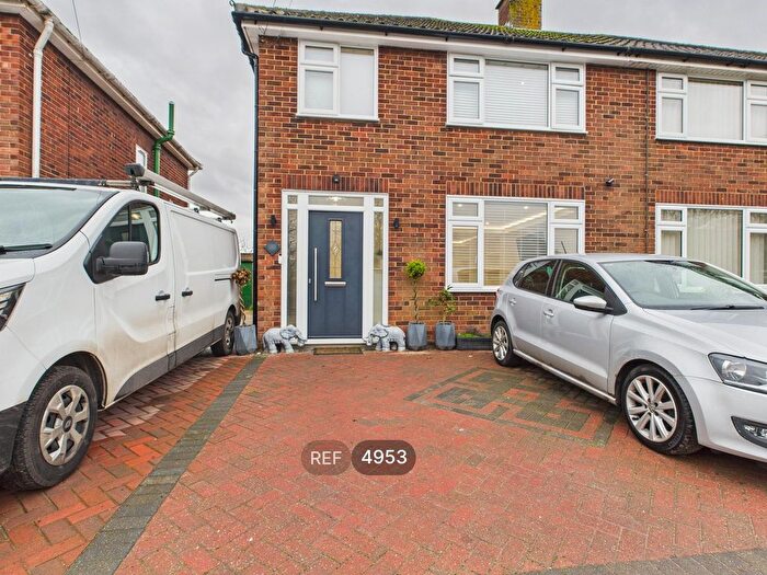 3 Bedroom Semi-detached House To Rent In Defoe Road, Ipswich, IP1