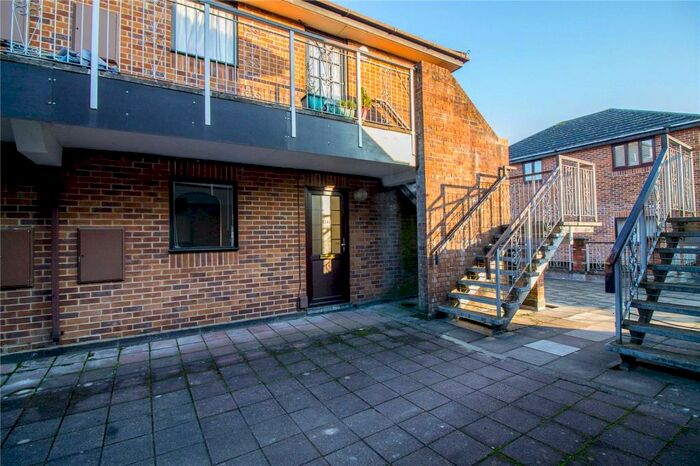 1 Bedroom Apartment To Rent In Linden Drive, Liss, Hampshire, GU33