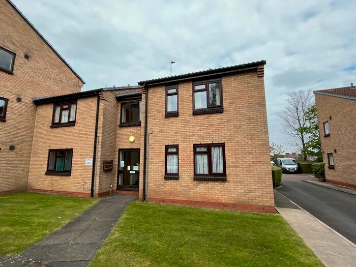 1 Bedroom Studio To Rent In Swan Gardens, Erdington, Birmingham, B23