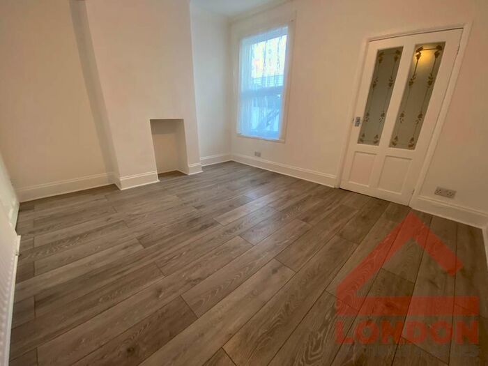 2 Bedroom Terraced House To Rent In Theobald Road, Croydon, CR0