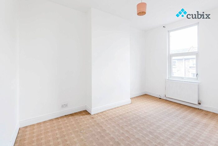 2 Bedroom Flat To Rent In Uxbridge Road, London, W12