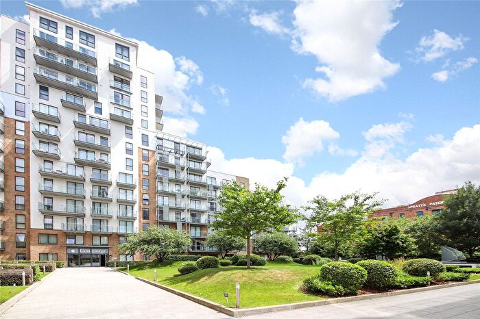 2 Bedroom Flat For Sale In Kara Court, Seven Sea Gardens, Bow, London, E3