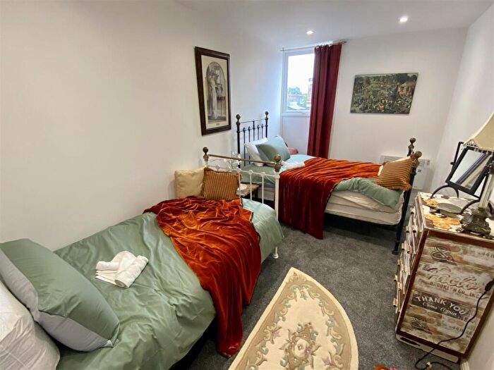 2 Bedroom Apartment To Rent In Mariners Court, Goole, DN14
