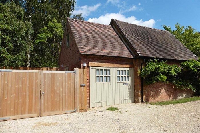 2 Bedroom Detached House To Rent In Forge Lane, Farnborough, Farnborough, OX17