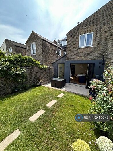 2 Bedroom Flat To Rent In Bathurst Gardens, London, NW10