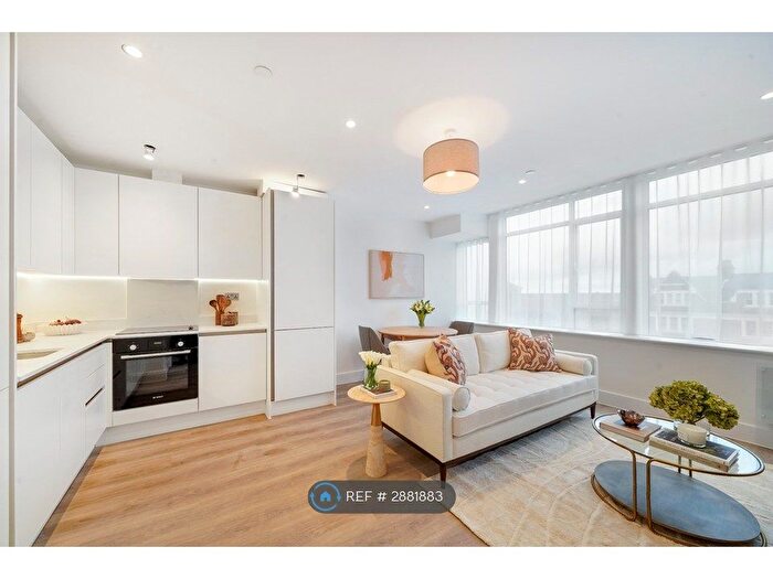 1 Bedroom Flat To Rent In Elgar House, London, SW16