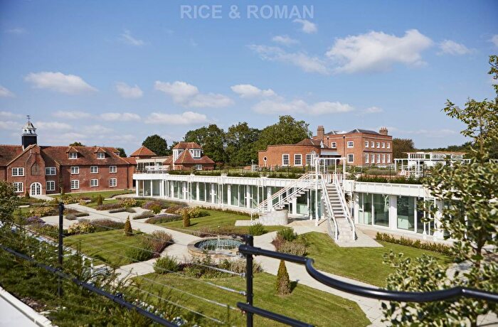 2 Bedroom Flat To Rent In The Sanders, Egham, TW20