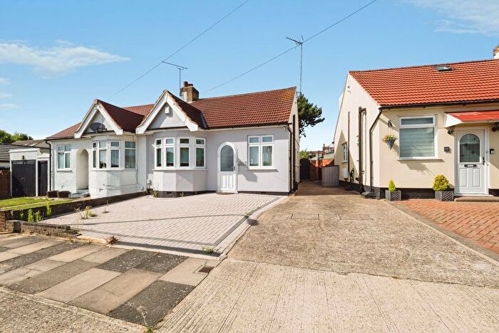 2 Bedroom Bungalow For Sale In Victor Gardens, Hornchurch, Essex, RM12
