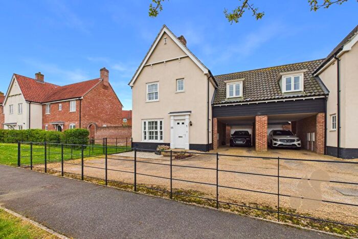 3 Bedroom Link Detached House For Sale In Braithwaite Road, Long Melford, CO10