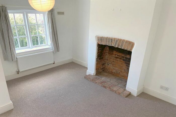 2 Bedroom Terraced House To Rent In The Cross, Ilminster, TA19