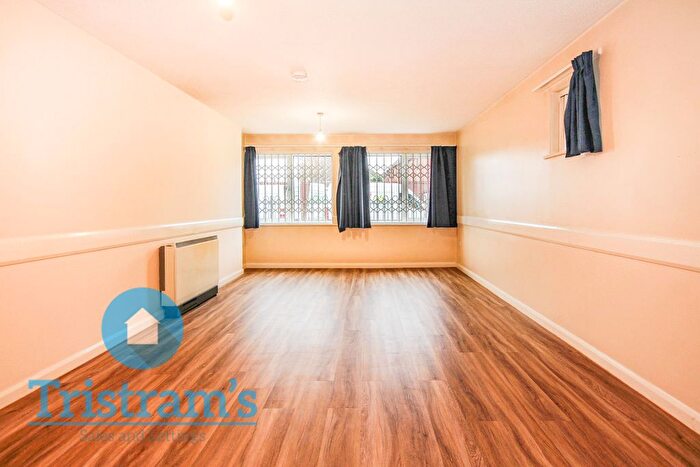 3 Bedroom Flat To Rent In Derwent Way, Nottingham, NG7