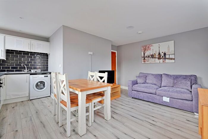 2 Bedroom Flat To Rent In Flat B, Furnace Hill, Sheffield, S3