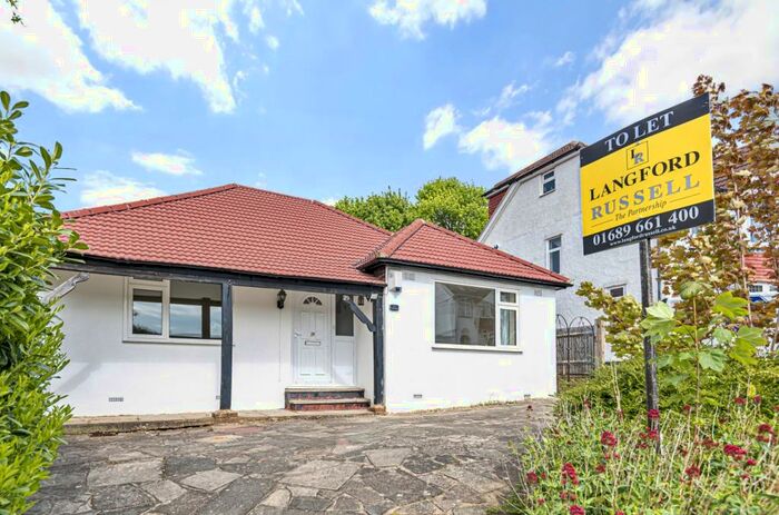 4 Bedroom Bungalow To Rent In Southcroft Road Orpington, BR6