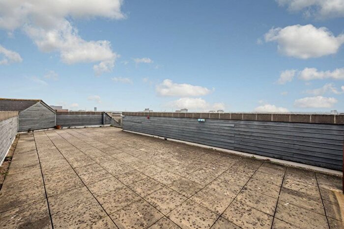 1 Bedroom Flat For Sale In Viscount Point, Wimbledon, London, SW19