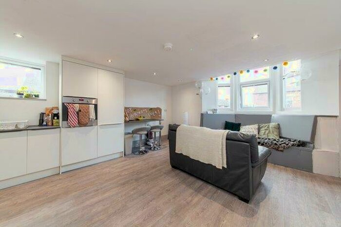 3 Bedroom Flat To Rent In Stratford Road, Newcastle Upon Tyne, NE6