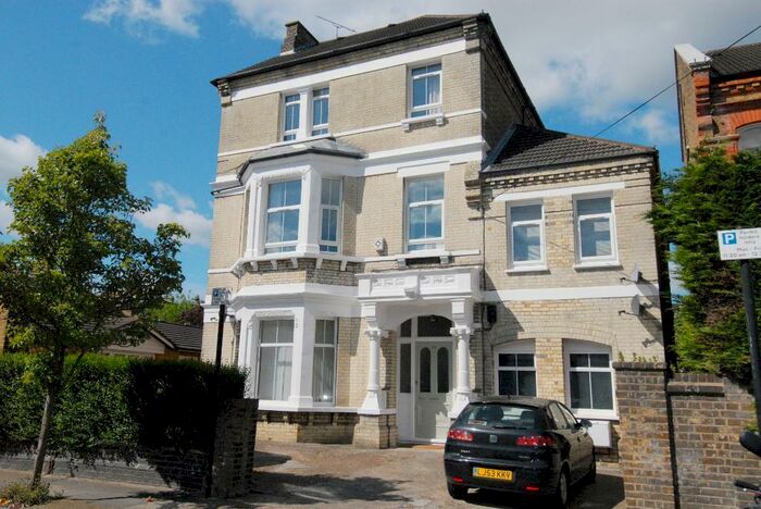 2 Bedroom Flat To Rent In Ouseley Road, Balham, SW12