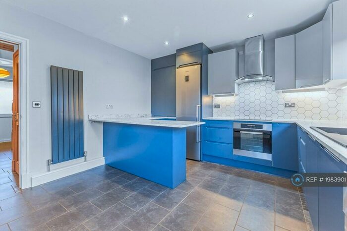 4 Bedroom Detached House To Rent In Swinton, Manchester, M27