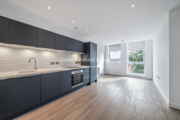 2 Bedroom Flat To Rent In Beckenham Road, Beckenham, Kent, BR3