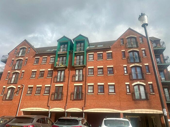 1 Bedroom Flat To Rent In Castle Street, Barnstaple, EX31