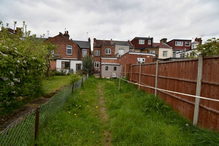 2 Bedroom Flat For Sale In Gordon Road, Harrow, HA3