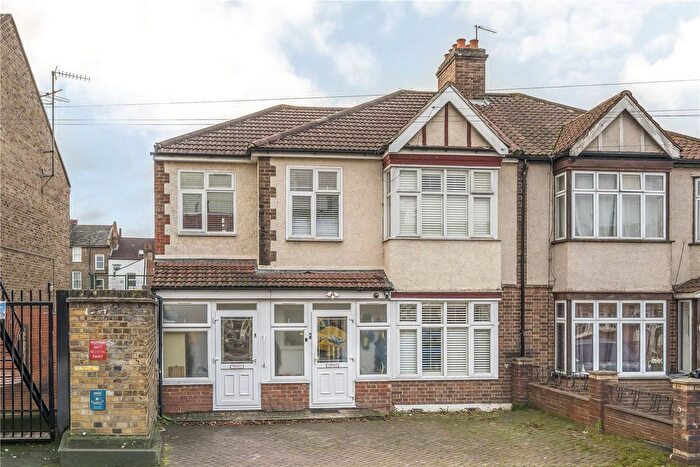 4 Bedroom Semi-Detached House For Sale In Linchmere Road, Lee, London, SE12