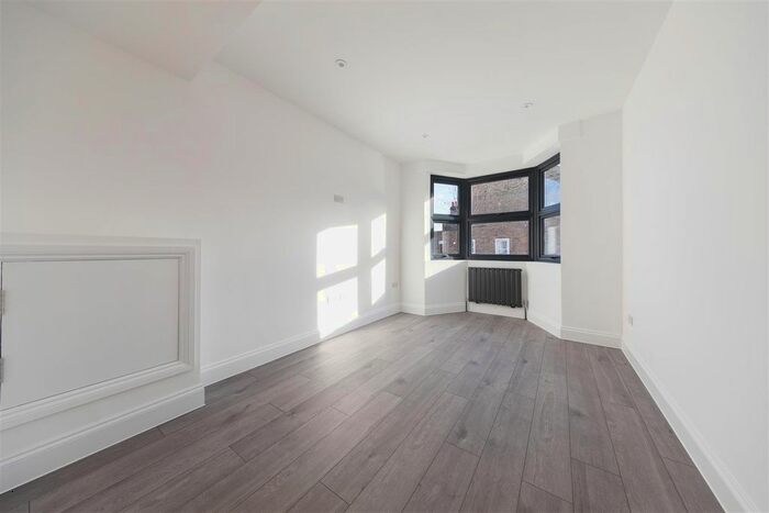 4 Bedroom Terraced House To Rent In Hamilton Road, London, E17